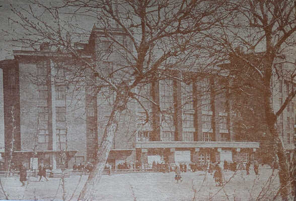 Дворец культуры имени А.М. Горького. 1927-1957 / Худож. В.Д. Александров. Л., 1957.